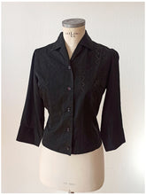 Charger l&#39;image dans la galerie, 1950s - Gorgeous Embroidered Black Cotton Blouse - W34.5 (88cm)
