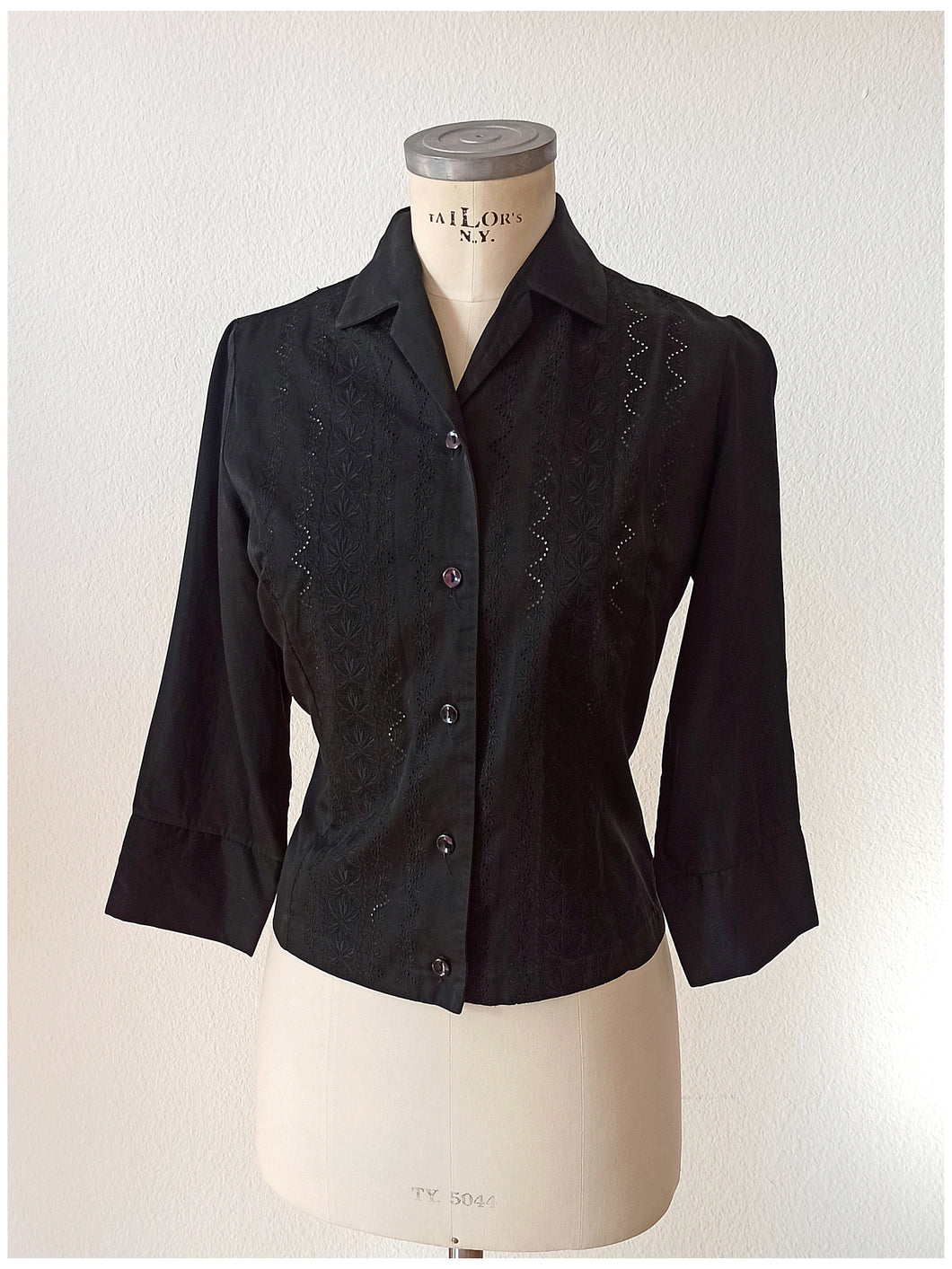 1950s - Gorgeous Embroidered Black Cotton Blouse - W34.5 (88cm)