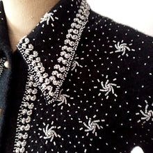 Charger l&#39;image dans la galerie, 1950s - Stunning Black Beaded Angora Wool Cardigan
