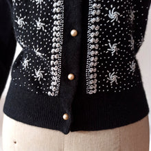 Charger l&#39;image dans la galerie, 1950s - Stunning Black Beaded Angora Wool Cardigan
