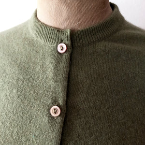 1950s - PRINGLE, Scotland - Exquisite Fern Green Cashmere Cardigan - Sz. 36