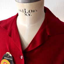 Charger l&#39;image dans la galerie, 1950s 1960s - JUMARI, Spain - Deadstock Burgundy Knit Jumper - Sz. M
