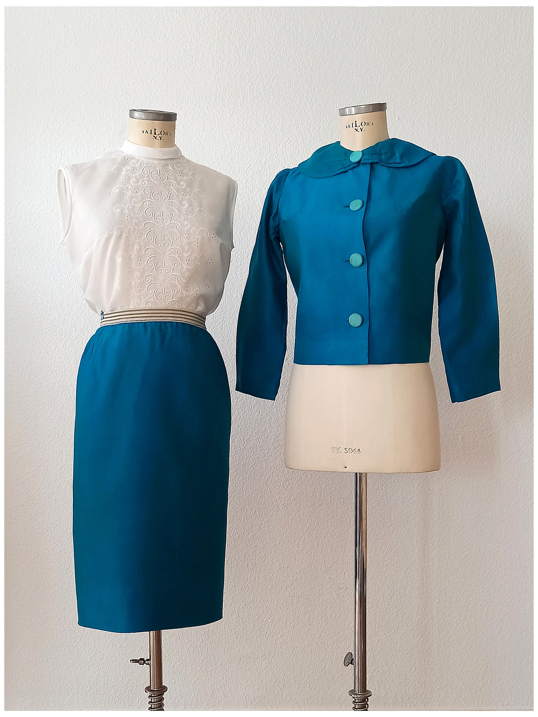 1960s - Super Chic Electric Blue Jacket Blouse Skirt Set - W26 (66cm)