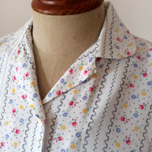 Charger l&#39;image dans la galerie, 1940s 1950s - Adorable Floral Rayon Blouse - Sz.42
