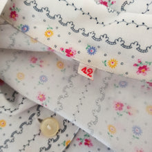 Charger l&#39;image dans la galerie, 1940s 1950s - Adorable Floral Rayon Blouse - Sz.42
