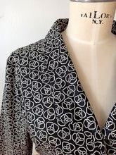 Charger l&#39;image dans la galerie, 1950s 1960s - GFI, Paris - Fabulous Geometric Belted Blouse - Sz.48
