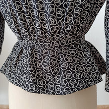 Charger l&#39;image dans la galerie, 1950s 1960s - GFI, Paris - Fabulous Geometric Belted Blouse - Sz.48
