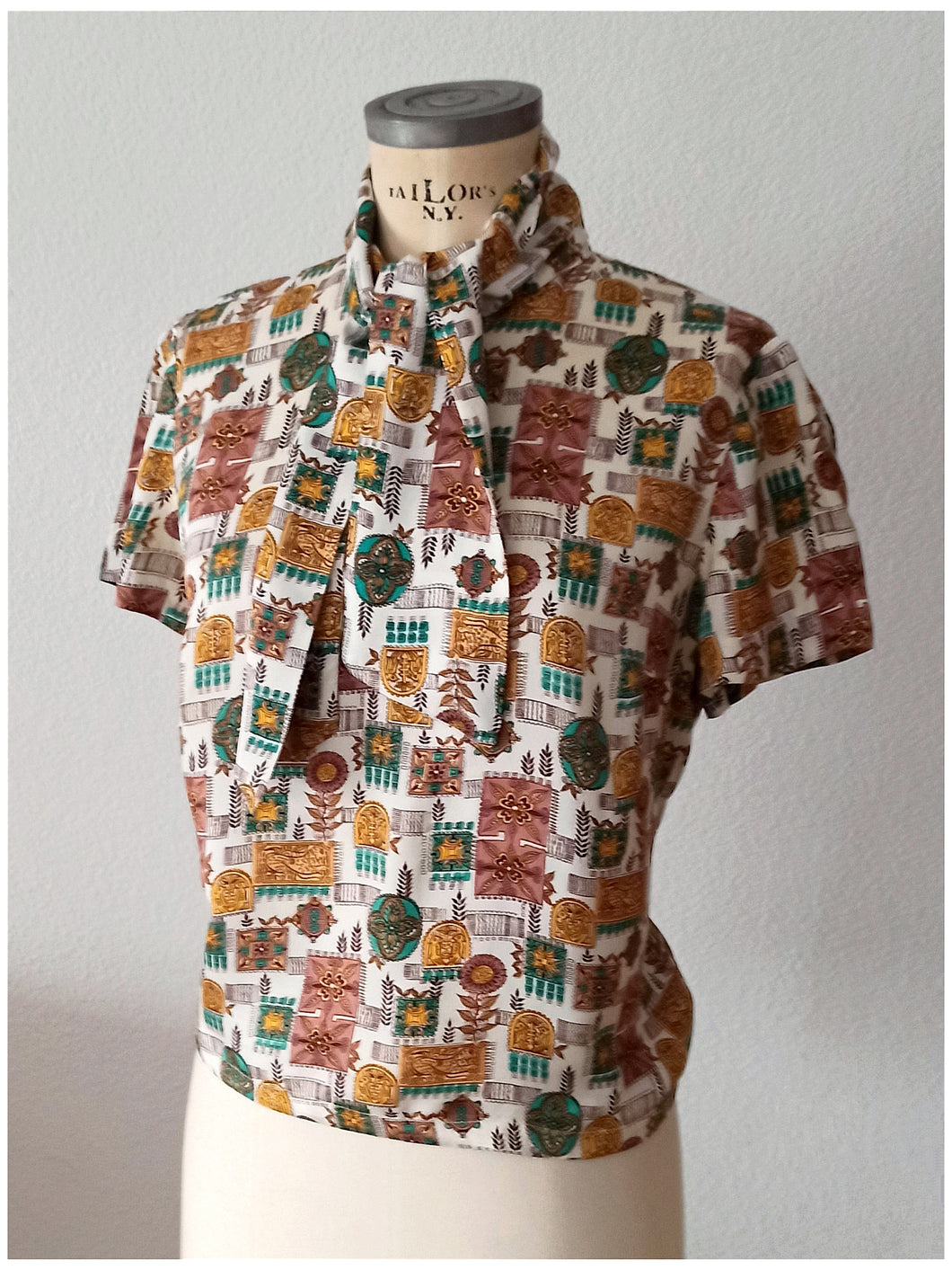 1960s - Gorgeous Novelty Satin Blouse - Sz. M/L