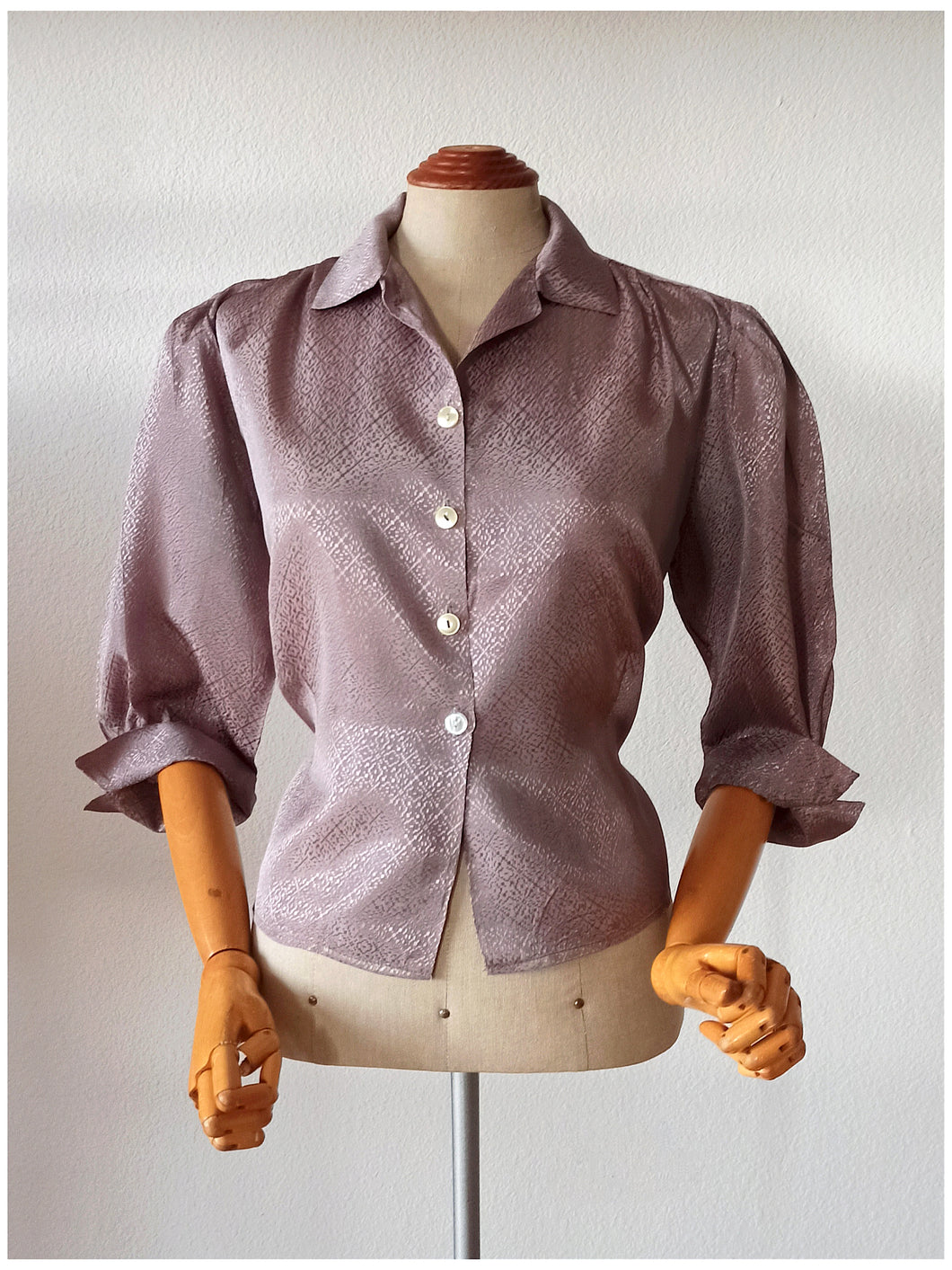 1940s - Gorgeous Lilac Textured Rayon Blouse - Sz 42