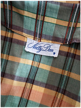 Cargar imagen en el visor de la galería, 1940s - NELLY DON, USA - Adorable Plaid Cotton Dress - W26 (66cm)
