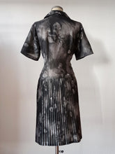 Load image into Gallery viewer, 1950s 1960s - TERGAL, France -  Stunning Grey Abstract Dress - W42 (106cm)
