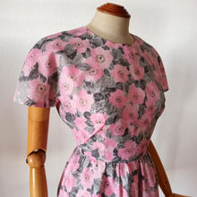 Load image into Gallery viewer, 1950s - Adorable Pink Floral Print Dress - W26 (66cm)
