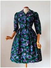 Load image into Gallery viewer, 1950s - Stunning Purple Flowers Soft Wool Dress - W25 (64cm)
