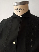 Cargar imagen en el visor de la galería, 1950s - FRENCH DEADSTOCK - Black Cotton Blouse - Sz 42

