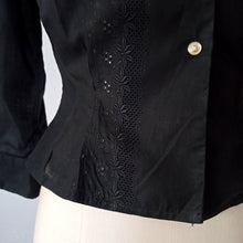 Cargar imagen en el visor de la galería, 1950s - FRENCH DEADSTOCK - Black Cotton Blouse - Sz 42
