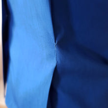Laden Sie das Bild in den Galerie-Viewer, 1950s - Cute Blue White Cotton Blouse - W31 (80cm)

