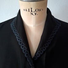 Cargar imagen en el visor de la galería, 1950s - Elegant Black Rayon  Blouse - Sz 42
