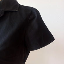 Laden Sie das Bild in den Galerie-Viewer, 1950s - Cute Solid Black Cotton Blouse - Sz 42
