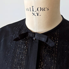 Charger l&#39;image dans la galerie, 1960s - Gorgeous Black Cotton Blouse - Sz 44
