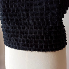 Carica l&#39;immagine nel visualizzatore di Gallery, 1960s - MAGDELEINE, France - Superb Black Lace Blouse - Sz 44
