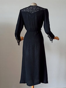 1930s - Stunning Art Deco Rayon Silk Lace Dress - W31 (80cm)