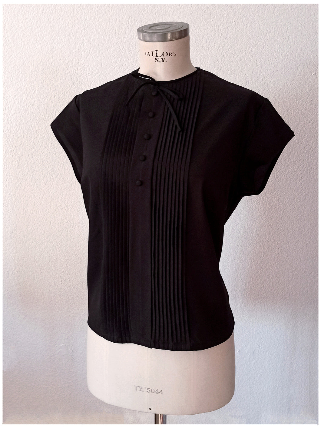 1960s - TETOROM - Chic Black Crepe Polyester Blouse - Sz. 44