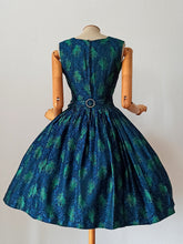 Charger l&#39;image dans la galerie, 1950s - Stunning Peacock Effect Satin Dress - W26 (66cm)

