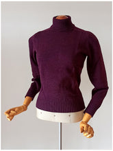 Cargar imagen en el visor de la galería, 1950s 1960s - CRILENKA, Spain - Deadstock Mulberry Turtleneck
