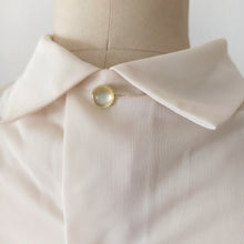 Carica l&#39;immagine nel visualizzatore di Gallery, 1960s - Fabulous Jabot Collar Nylon Lace Blouse - Sz 42
