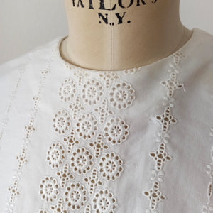 1950s 1960s - Delicious German White Cotton Satin Blouse - Sz 44