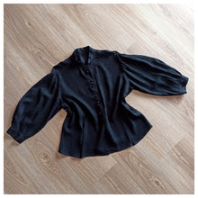 Laden Sie das Bild in den Galerie-Viewer, 1950s - Superb Lantern Sleeves Textured Crepe Blouse - W39 (100cm)
