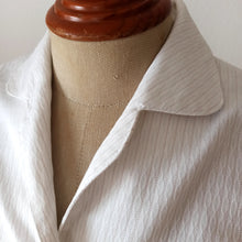 Laden Sie das Bild in den Galerie-Viewer, 1950s - UNWORN - Gorgeous Textured Cotton Blouse - Sz 40
