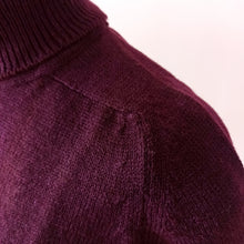 Cargar imagen en el visor de la galería, 1950s 1960s - CRILENKA, Spain - Deadstock Mulberry Turtleneck
