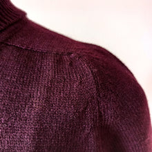 Cargar imagen en el visor de la galería, 1950s 1960s - CRILENKA, Spain - Deadstock Mulberry Turtleneck
