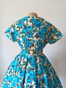 1950s - Spectacular Blue Roseprint Cotton Dress - W29 (74cm)