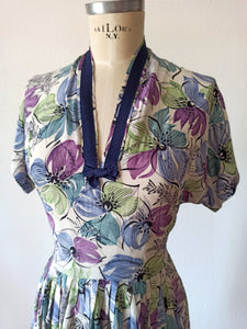1940s - Splendorous Floral Cold Rayon Dress - W30 (76cm)