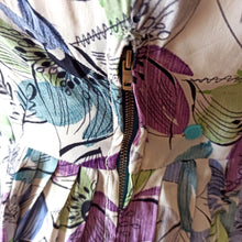 Laden Sie das Bild in den Galerie-Viewer, 1940s - Splendorous Floral Cold Rayon Dress - W30 (76cm)

