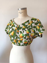 Carica l&#39;immagine nel visualizzatore di Gallery, 1950s - Spectacular Parisien Lemons Print Bolero Dress - W27.5 (70cm)
