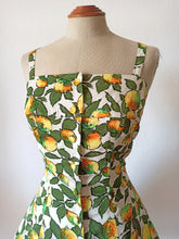 Carica l&#39;immagine nel visualizzatore di Gallery, 1950s - Spectacular Parisien Lemons Print Bolero Dress - W27.5 (70cm)
