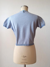 Laden Sie das Bild in den Galerie-Viewer, 1960s - SUBLYM, Spain - Deadstock Blue Knit Top - Sz 4
