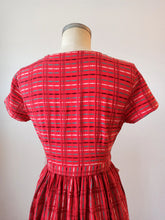 Load image into Gallery viewer, 1950s - Adorable Red Cotton Pockets Dress - W33 (84cm)
