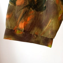 Carica l&#39;immagine nel visualizzatore di Gallery, 1950s 1960s - TERGAL, France - Roseprint Satin Blouse - Sz 48
