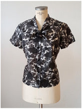 Charger l&#39;image dans la galerie, 1950s 1960s - TREVIRA, Germany - Gorgeous Floral Satin Blouse - Sz L
