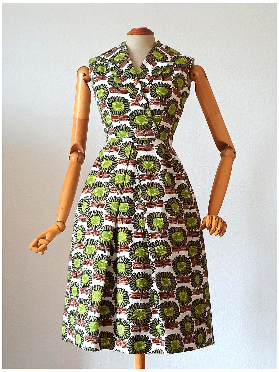 1950s - Stunning Novelty Sunflowers Barkcloth Dress - W26 (66cm)