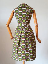Load image into Gallery viewer, 1950s - Stunning Novelty Sunflowers Barkcloth Dress - W26 (66cm)
