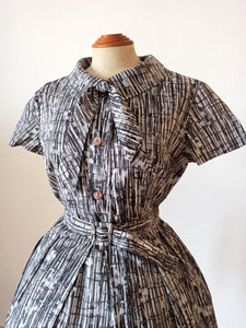 1950s 1960s - GALERIES LAFAYETTE, Paris - Abstract Satin Dress - W27.5 (70cm)