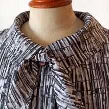 Load image into Gallery viewer, 1950s 1960s - GALERIES LAFAYETTE, Paris - Abstract Satin Dress - W27.5 (70cm)
