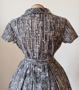 1950s 1960s - GALERIES LAFAYETTE, Paris - Abstract Satin Dress - W27.5 (70cm)