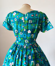 Load image into Gallery viewer, 1950s 1960s - Stunning Abstract Floral Cotton Dress - W29 (74cm)
