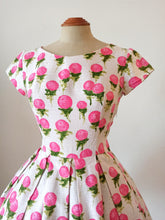 Load image into Gallery viewer, 1950s 1960s - Adorable Floral Print Cotton Dress - W27.5 (70cm)
